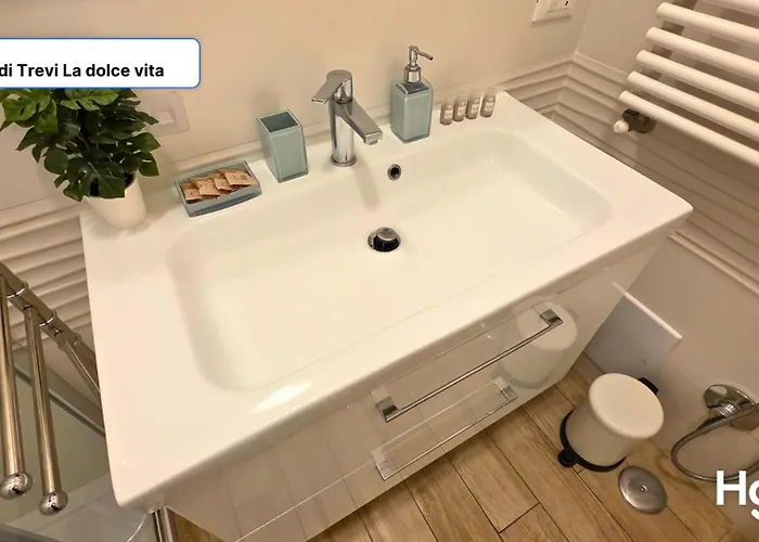 Trevi Fountain La Dolce Apartment Rom